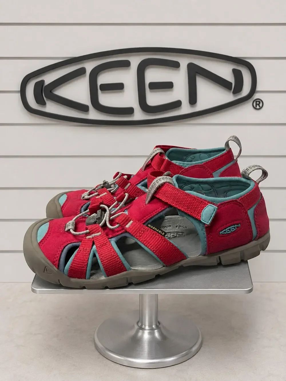 KEEN Kids Seacamp II CNX Azalea Ipanema Sandals Youth Size 4